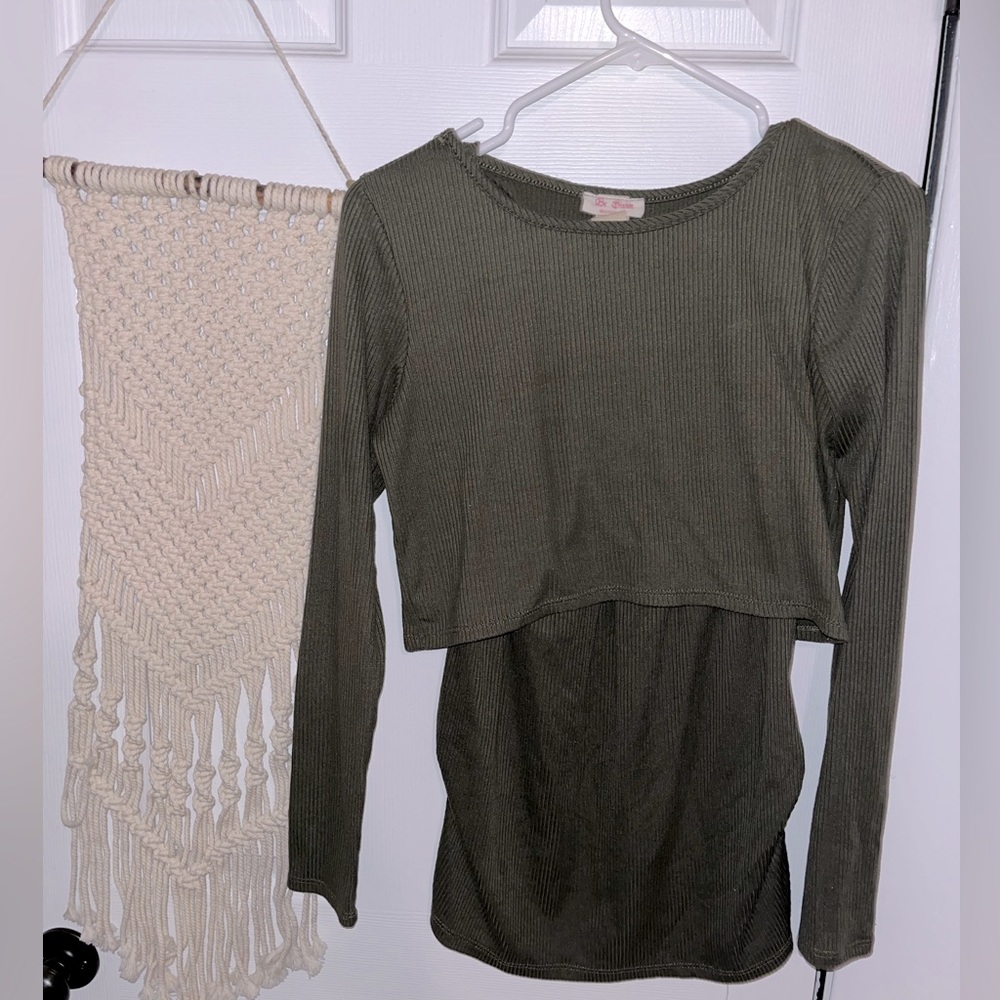 Women’s Maternity Nursing Shirt Size Medium